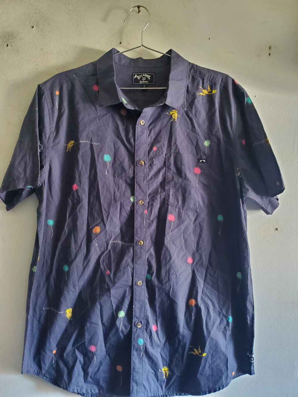 Billabong Dr Seuss Lorax  Button-Down Shirt Size Large.